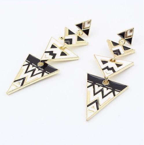 Brinco Triângulo Geometria Irregular Preto Esmalte Branco